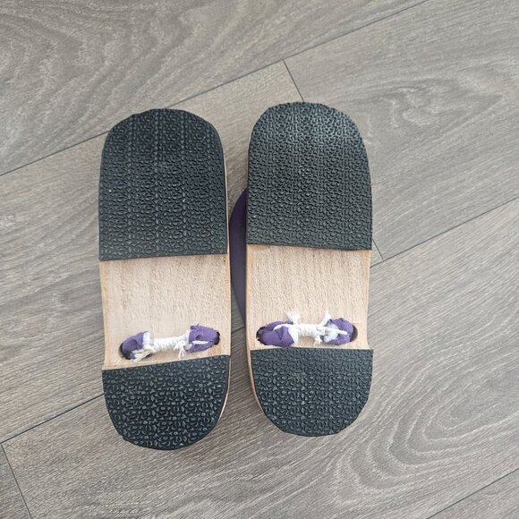 Japanese Flip Flop - Picture 2 of 5